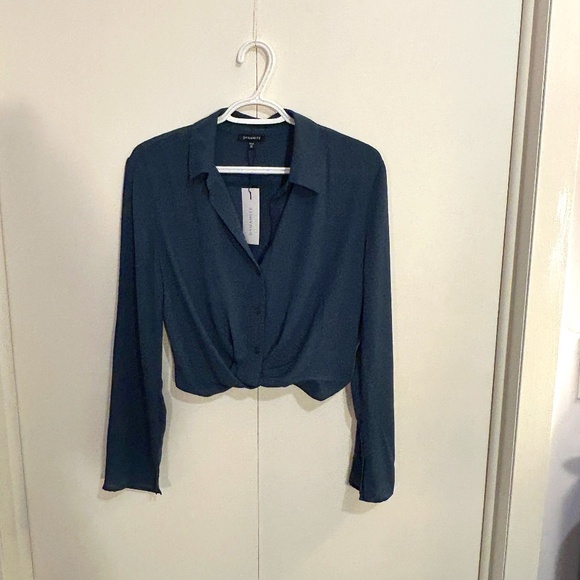Dynamite Size XS NWT Long-sleeve Front twist Crop Top - Picture 1 of 9